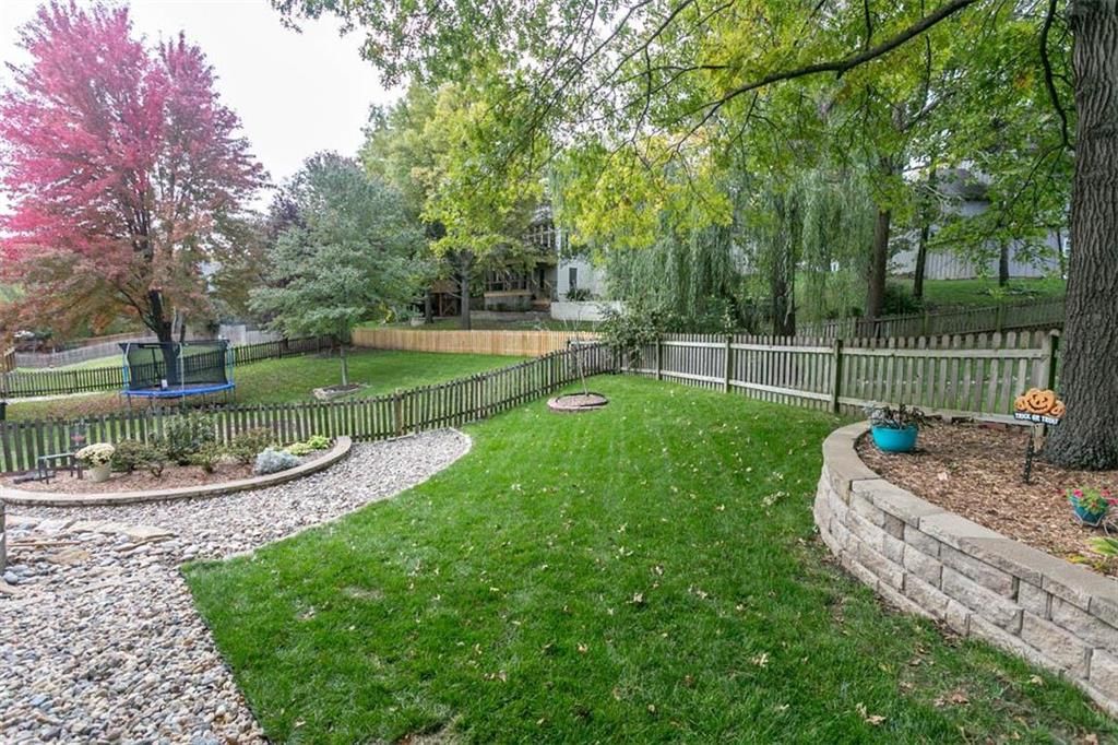 8110 Alden Street — photo 24