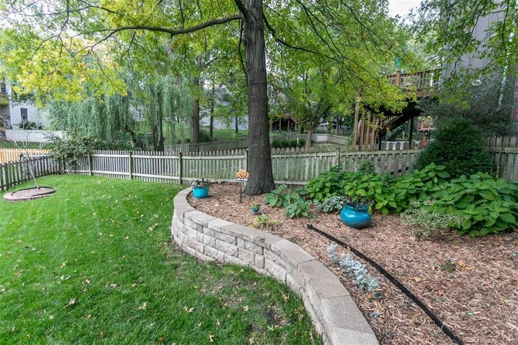 8110 Alden Street — photo 25