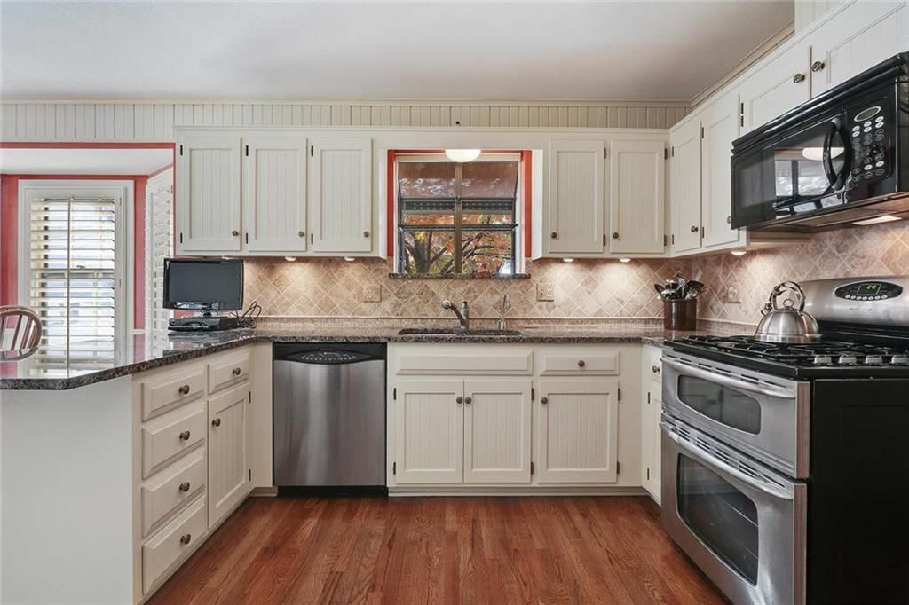 9713 W 115th Street — photo 9
