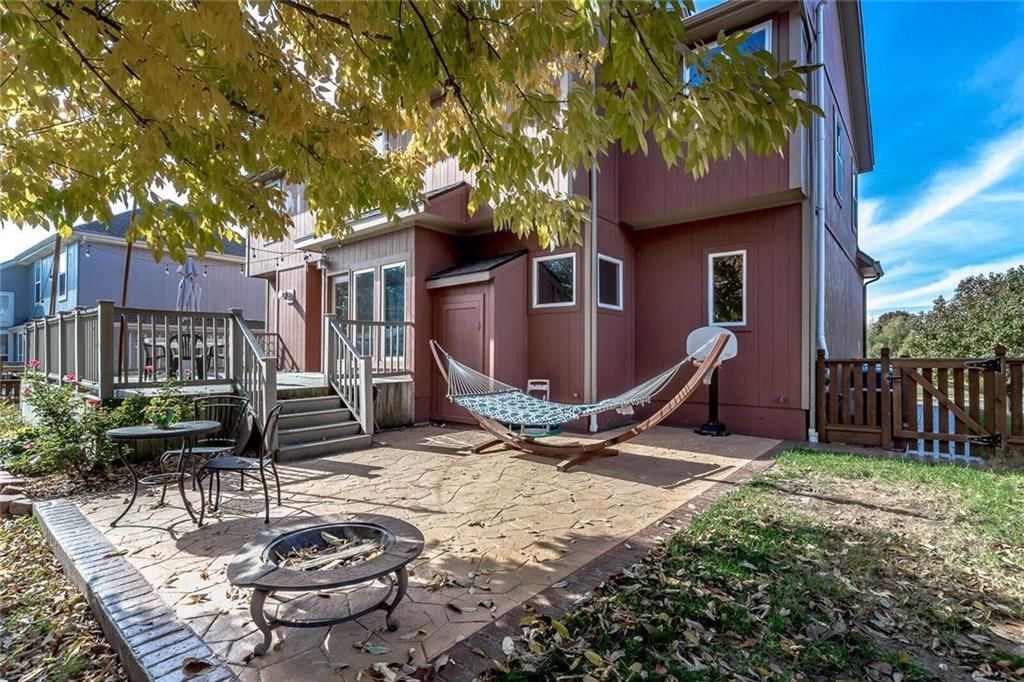 5731 Lakecrest Drive — photo 32