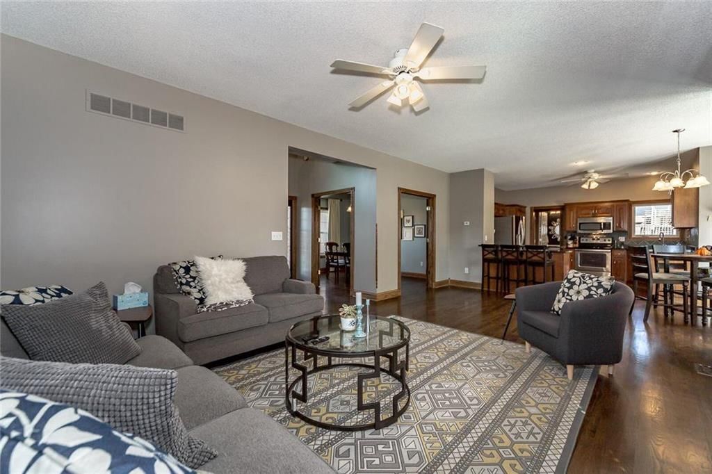 5731 Lakecrest Drive — photo 5