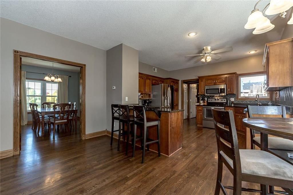 5731 Lakecrest Drive — photo 7