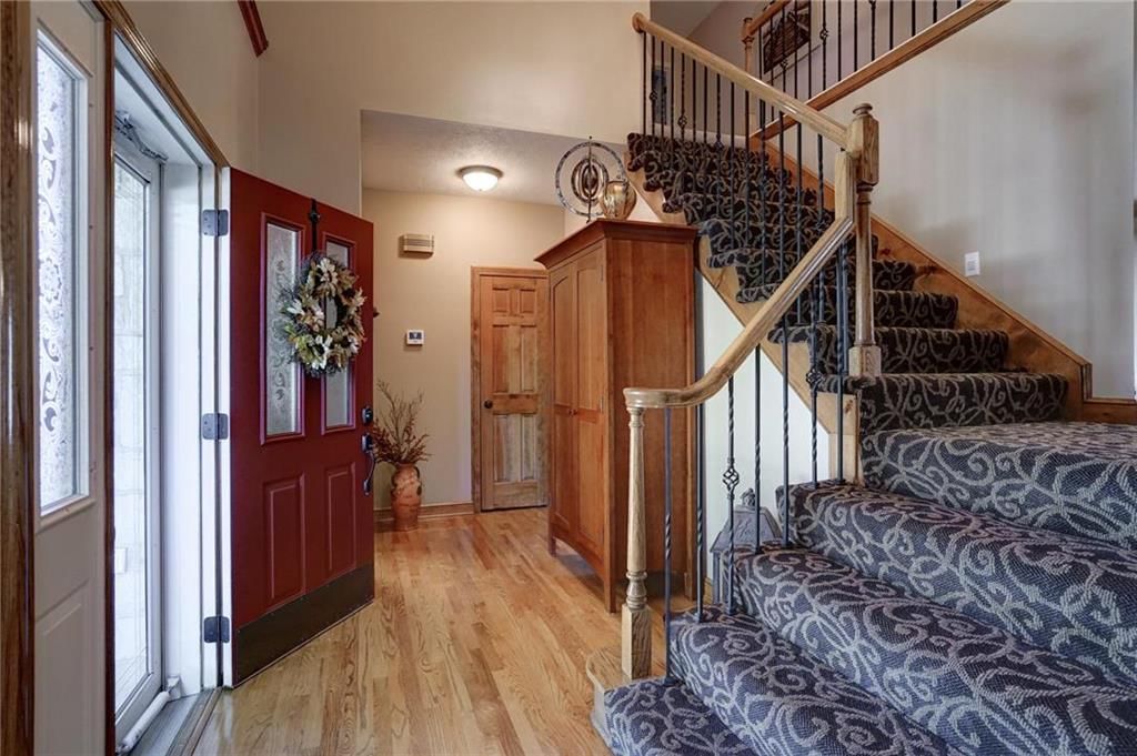 7729 Oakview Lane — photo 3