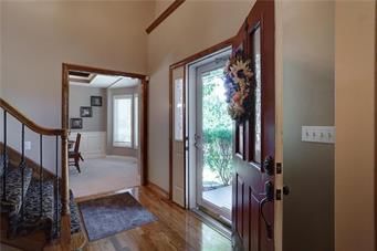 7729 Oakview Lane — photo 4