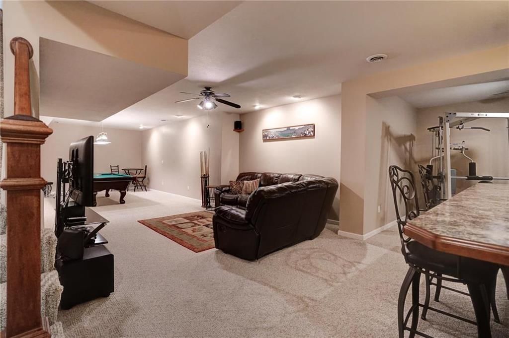 7729 Oakview Lane — photo 33