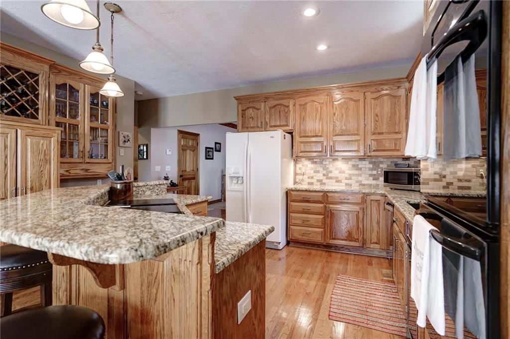 7729 Oakview Lane — photo 8