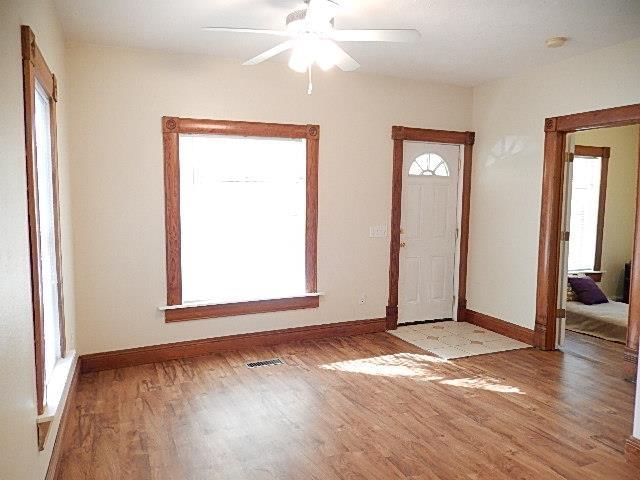 907 N Oak Street — photo 13