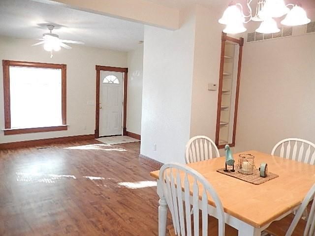 907 N Oak Street — photo 14