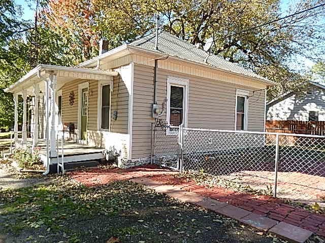 907 N Oak Street — photo 3