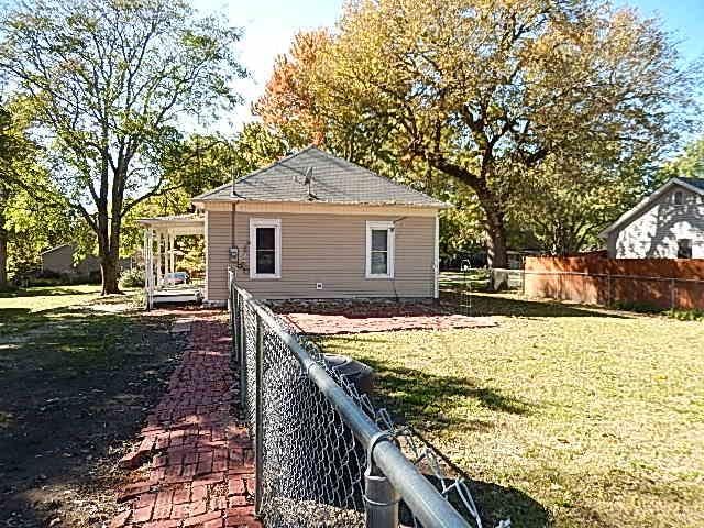 907 N Oak Street — photo 6