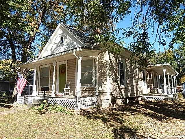 907 N Oak Street — photo 7