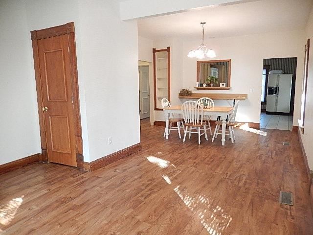 907 N Oak Street — photo 8