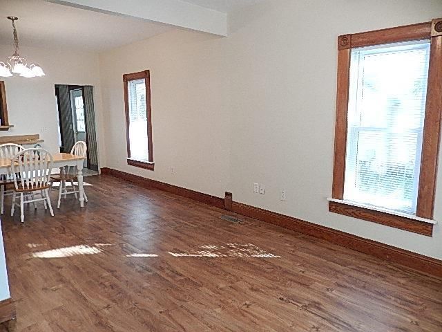 907 N Oak Street — photo 9