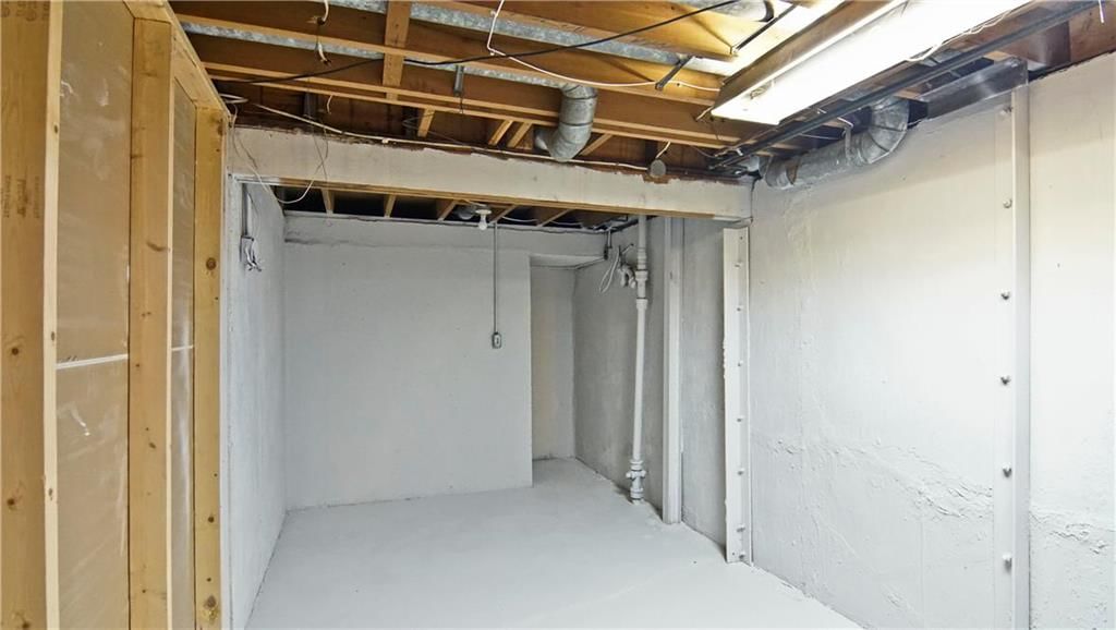 11823 Beacon Avenue — photo 29