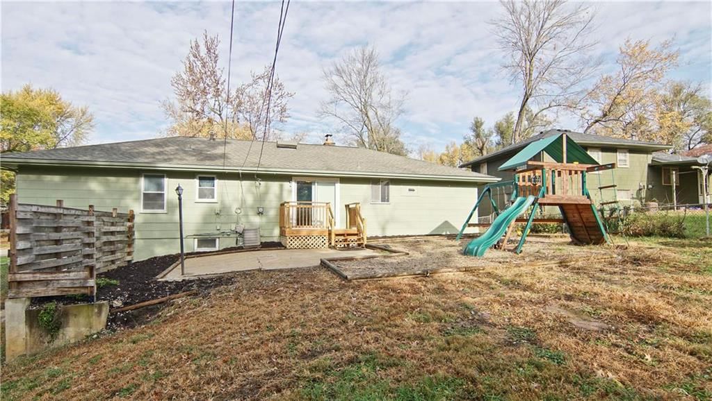 11823 Beacon Avenue — photo 34