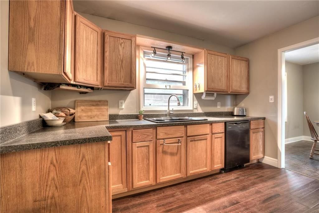 3737 N Cypress Avenue — photo 11