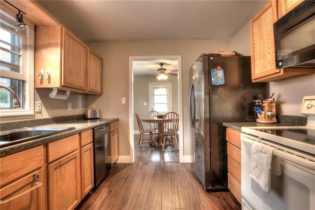 3737 N Cypress Avenue — photo 12