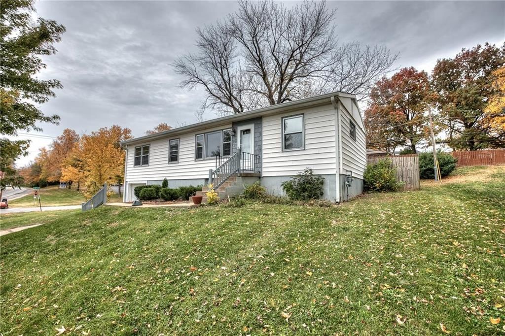 3737 N Cypress Avenue — photo 18