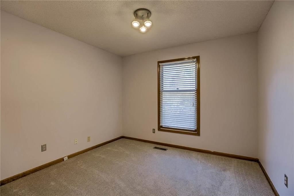 924 NE Bristol Drive — photo 14