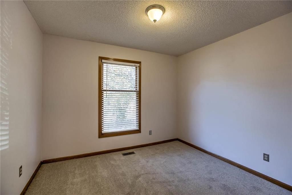 924 NE Bristol Drive — photo 16