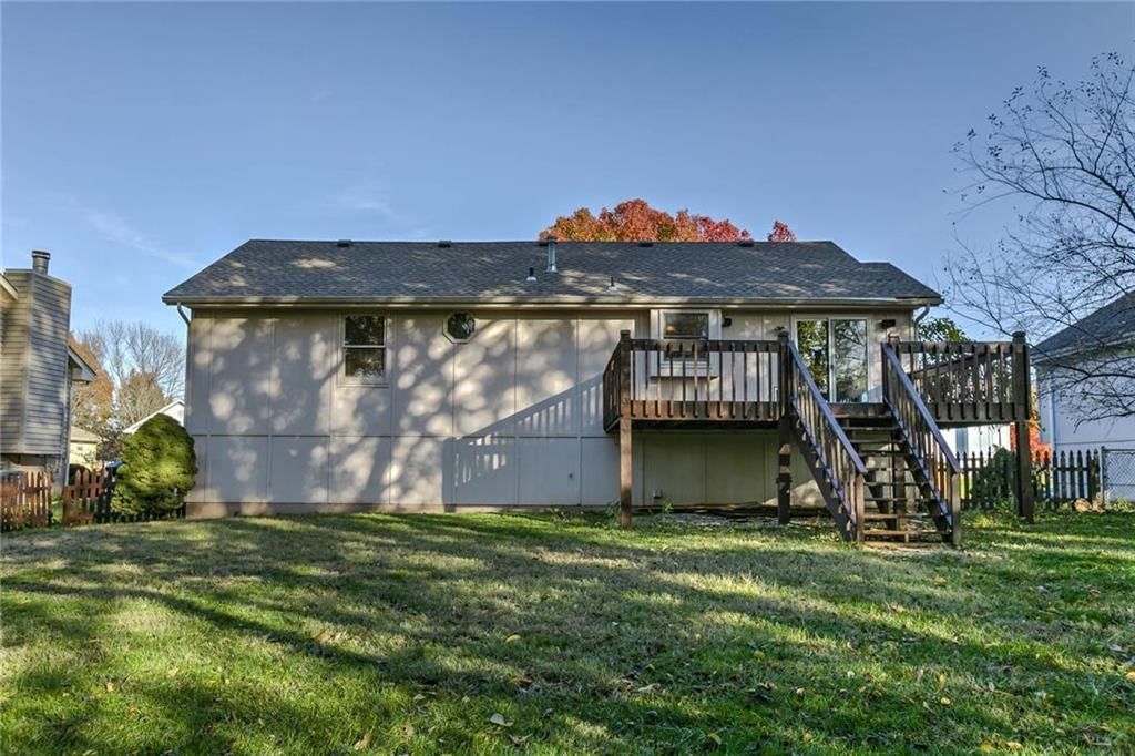 924 NE Bristol Drive — photo 21