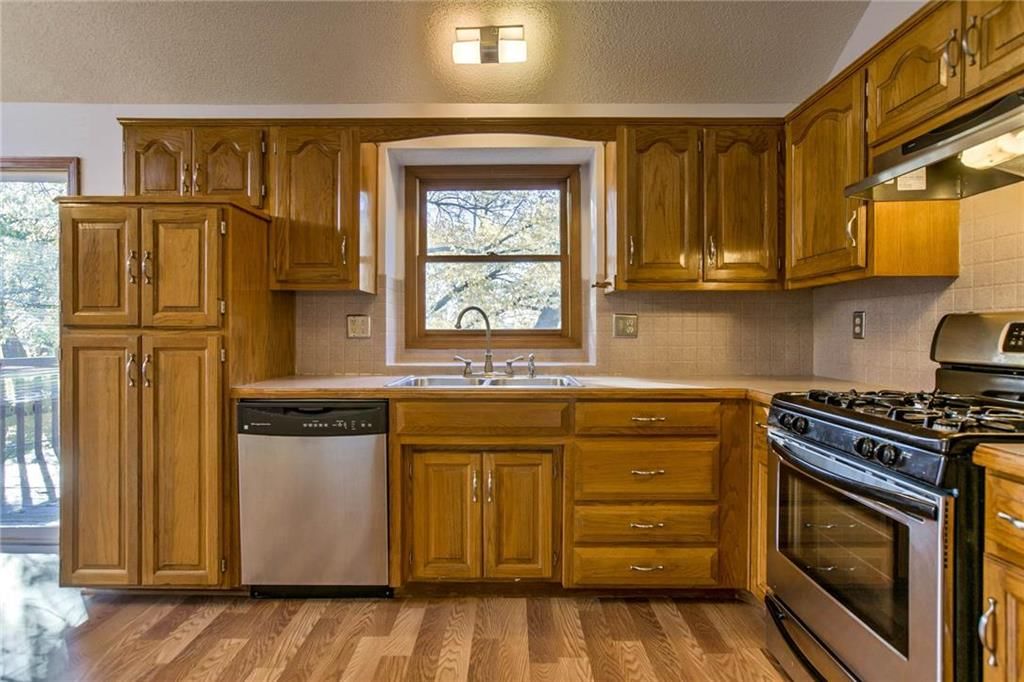 924 NE Bristol Drive — photo 8