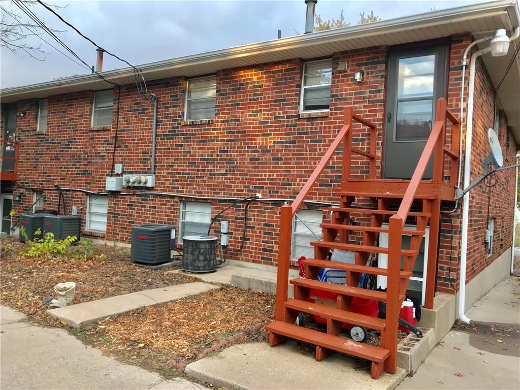 3508 S Lynn Street — photo 2