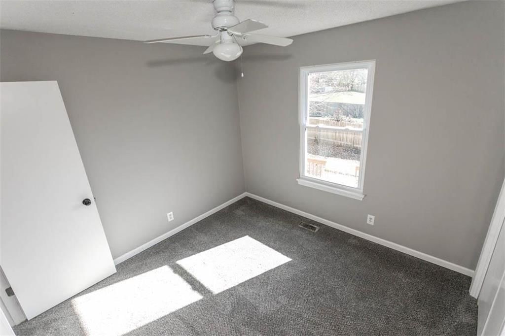 987 E New London Drive — photo 11