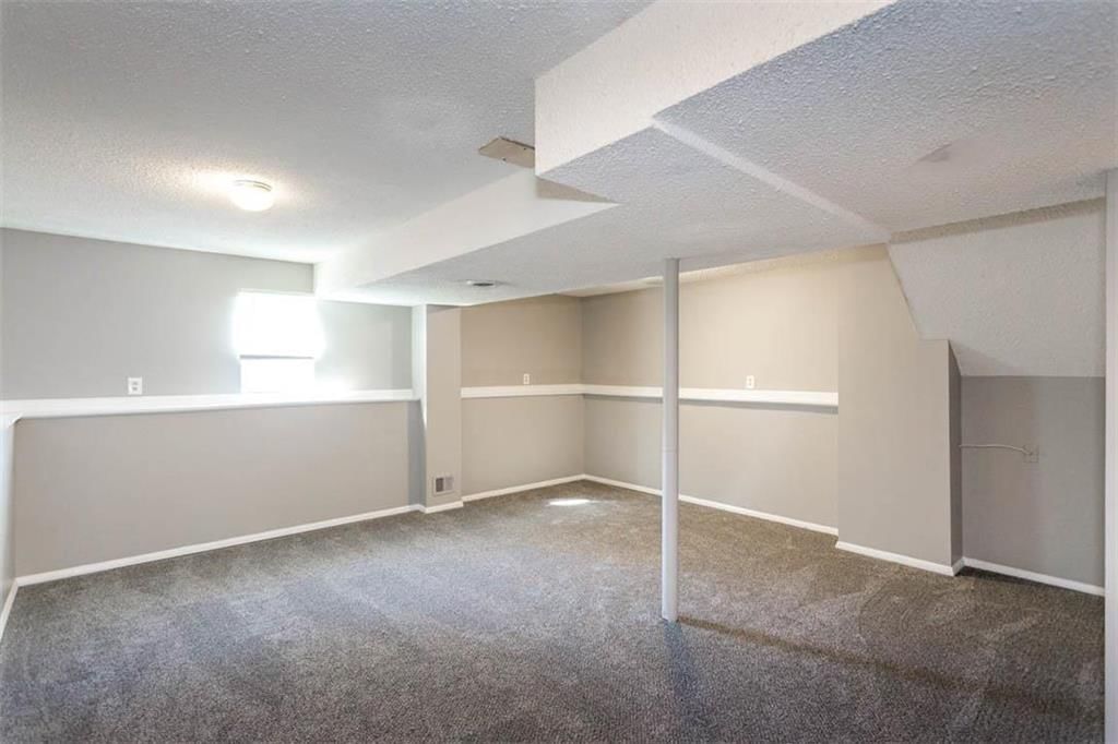 987 E New London Drive — photo 12