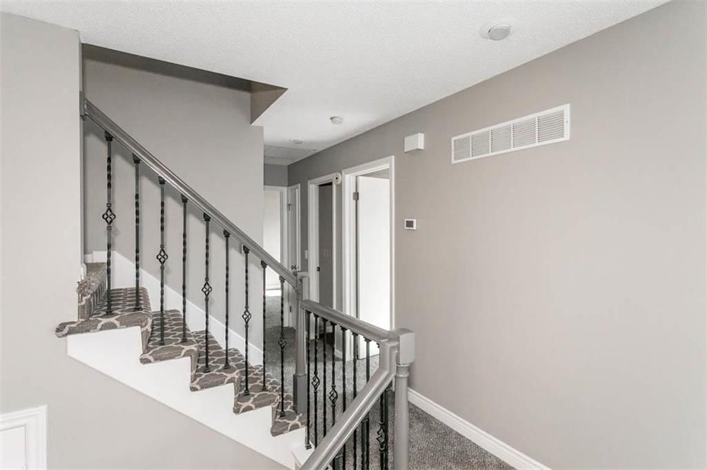 987 E New London Drive — photo 6
