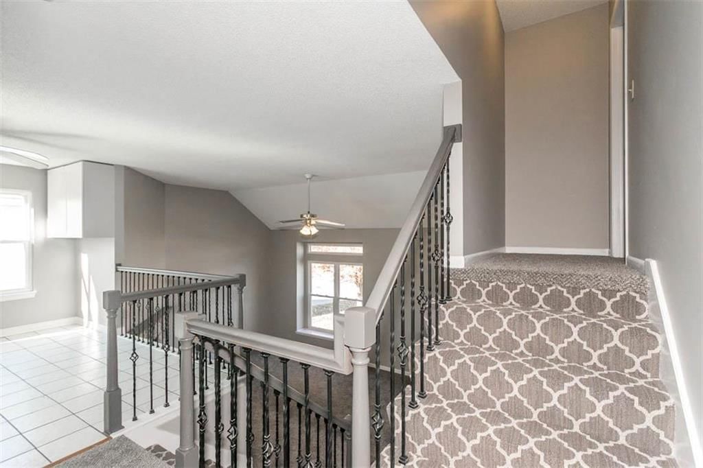 987 E New London Drive — photo 7