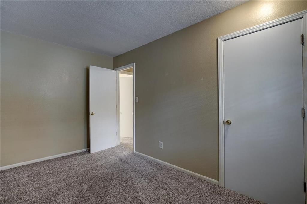 20105 E Blue Mills Court — photo 21