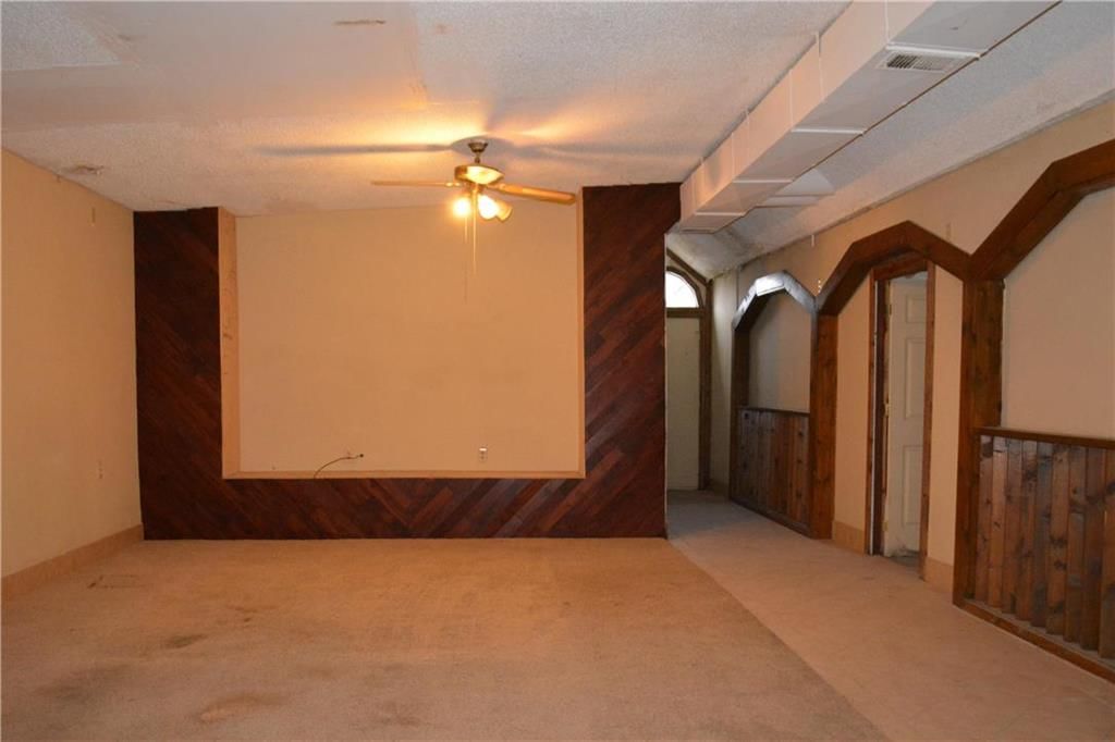 109 W Main Street — photo 24