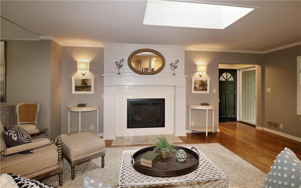 2817 W 86th Street — photo 3
