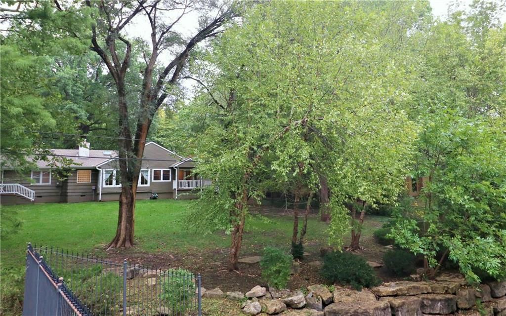 2817 W 86th Street — photo 28