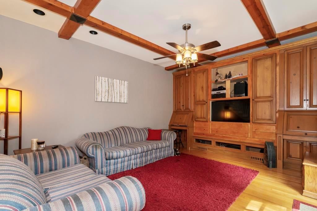 432 Allcutt Avenue — photo 16