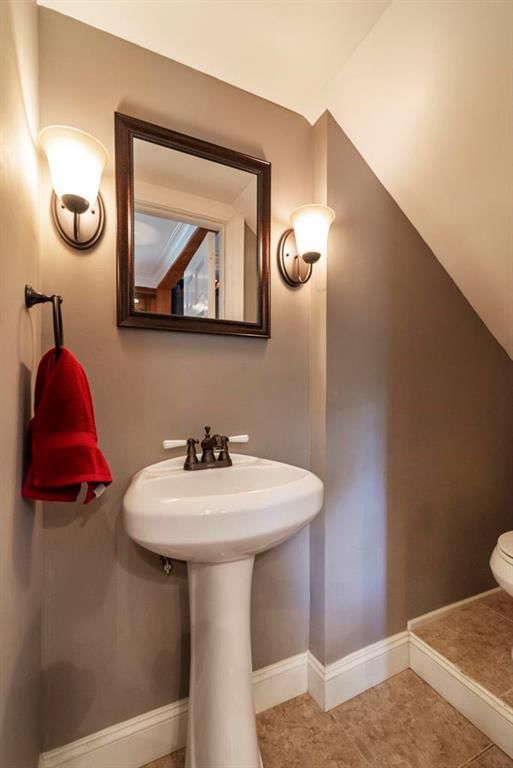 432 Allcutt Avenue — photo 18