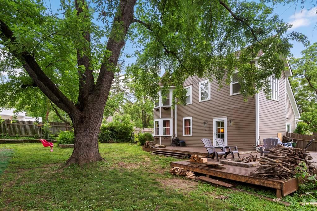 432 Allcutt Avenue — photo 30