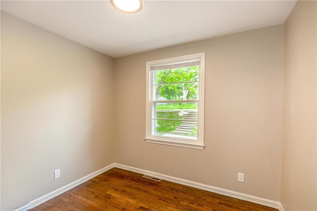 9208 Oak Street — photo 13