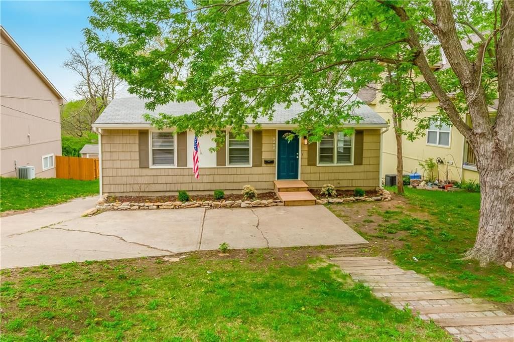 9208 Oak Street — photo 23