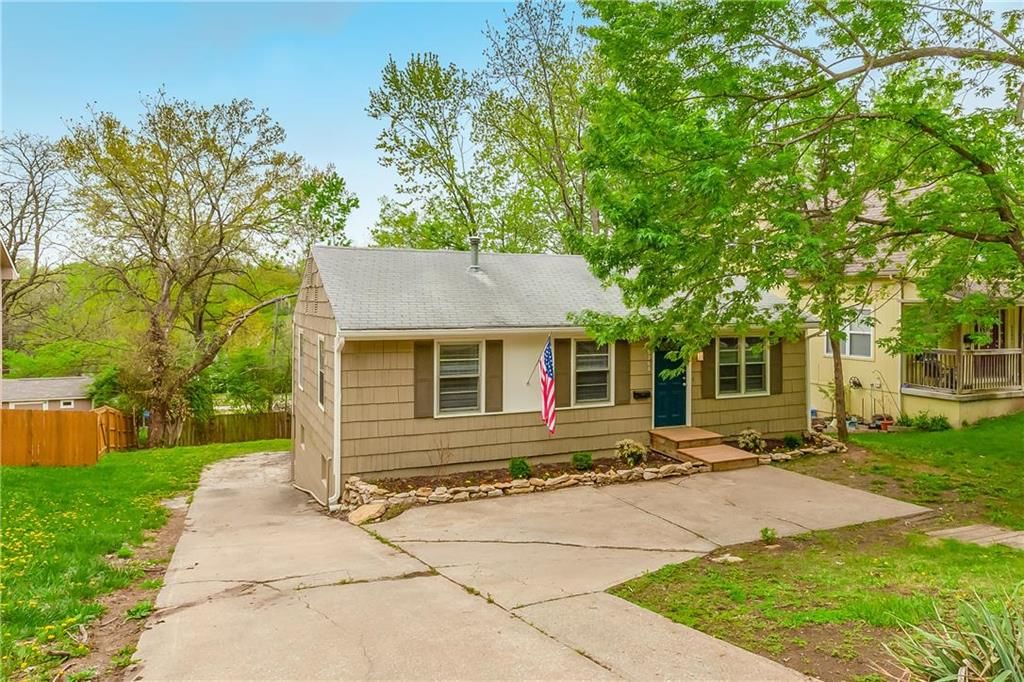 9208 Oak Street — photo 24