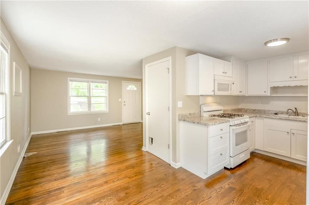 9208 Oak Street — photo 7