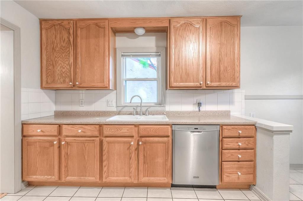 436 E 80th Street — photo 11