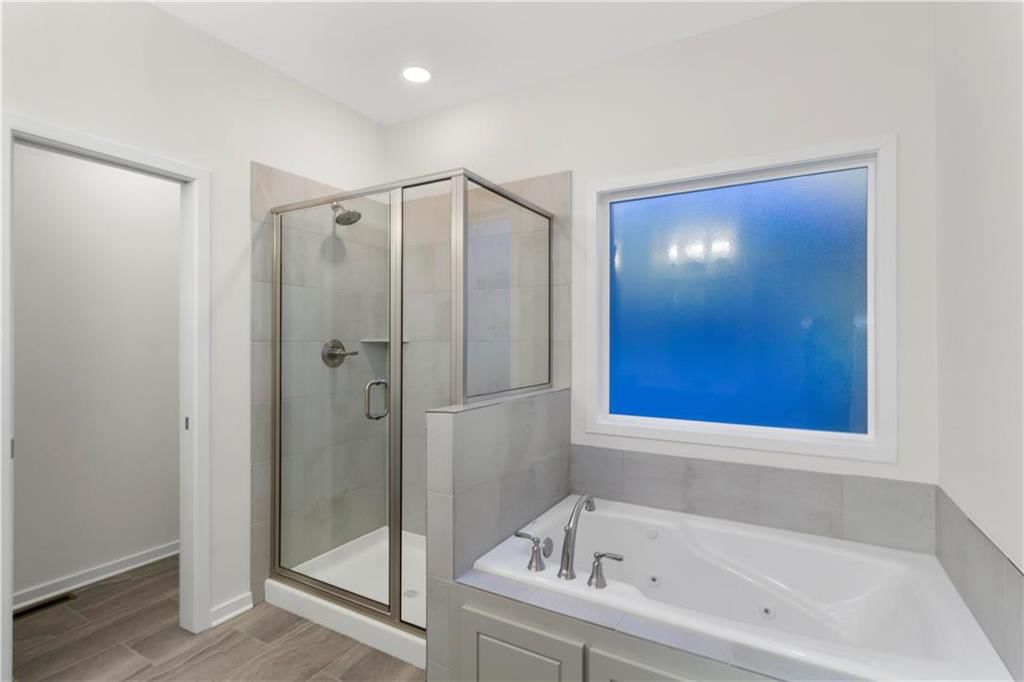 10009 N Oakland Avenue — photo 14
