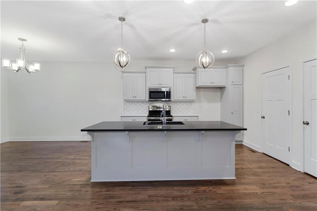 10009 N Oakland Avenue — photo 19