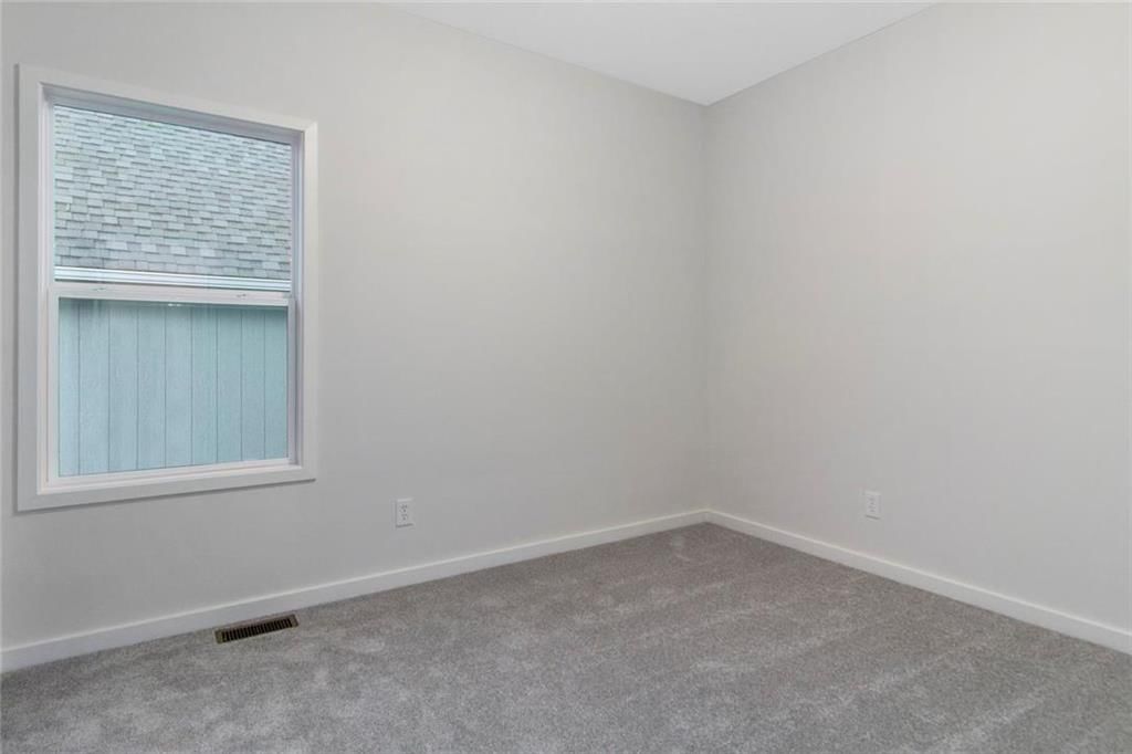 10009 N Oakland Avenue — photo 23