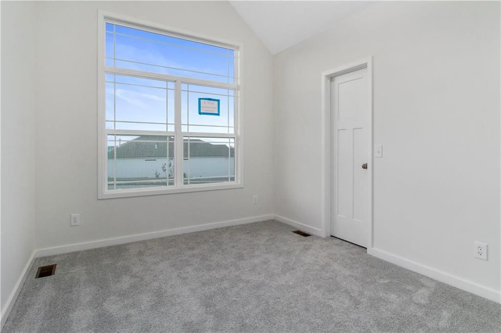 10009 N Oakland Avenue — photo 24