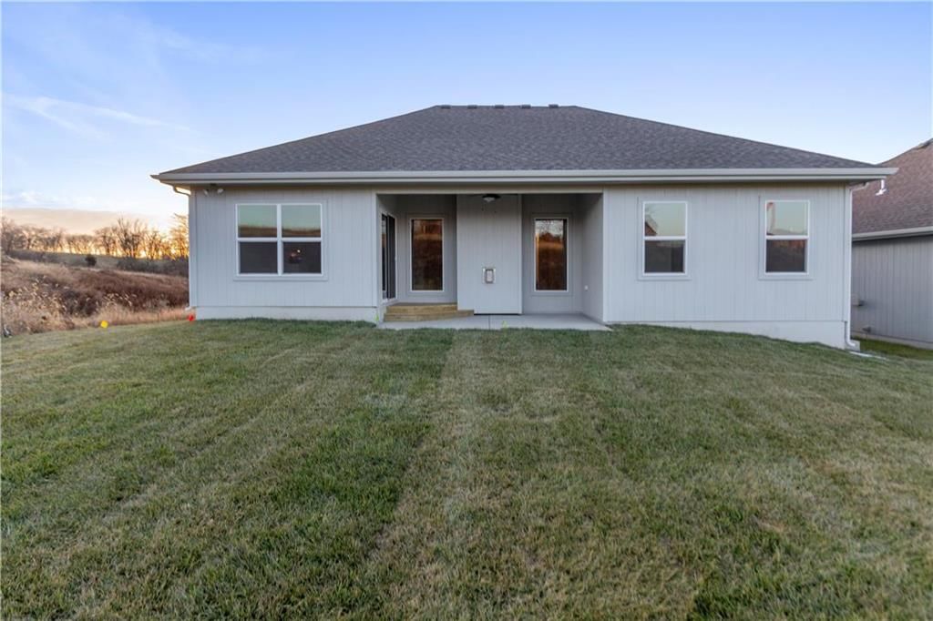 10009 N Oakland Avenue — photo 25