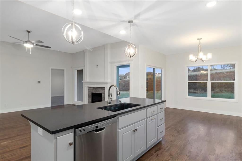 10009 N Oakland Avenue — photo 5