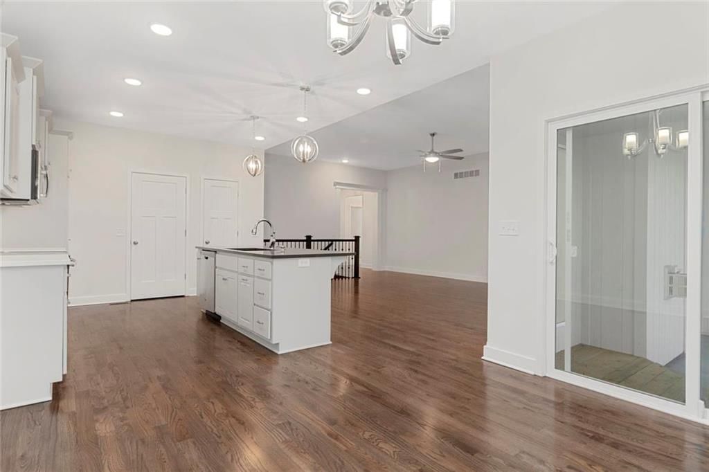 10009 N Oakland Avenue — photo 8